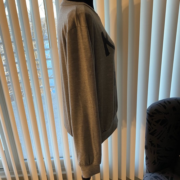 Sweatshirt - Picture 3 of 4